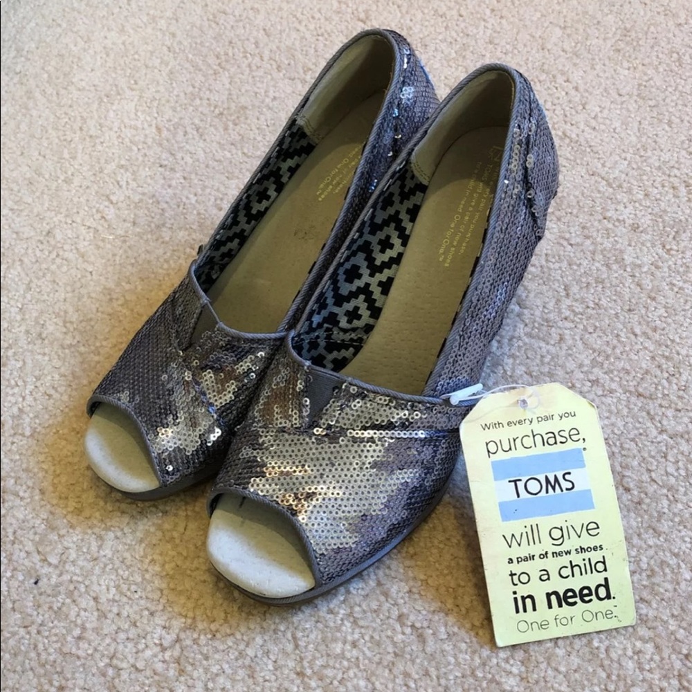 TOMS wedge heel w/sequins